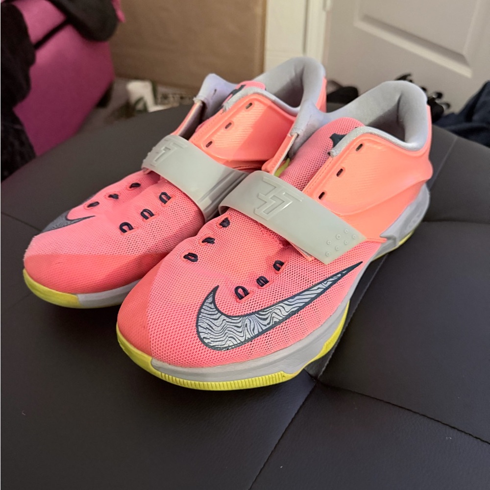 KD “3500 Degrees” Basketball Shoes